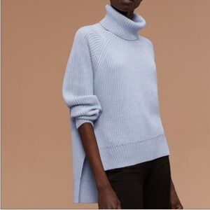 Aritzia💙Blue Lin Sweater⭐️Soft & gorgeous!